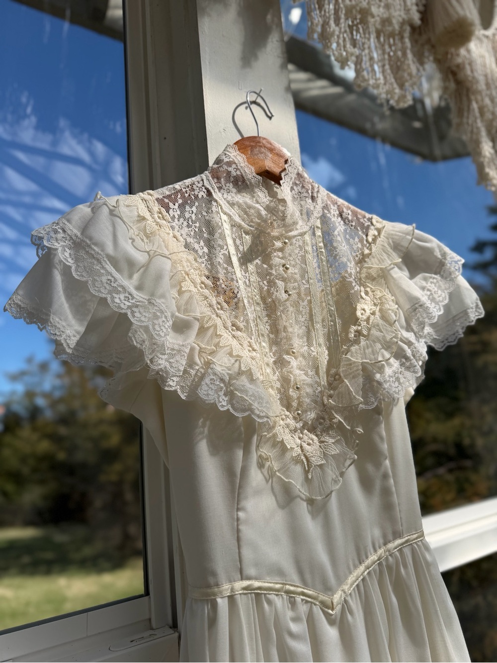Ivory High Neck Lace Gunne Sax Dress - Picture 5 of 5
